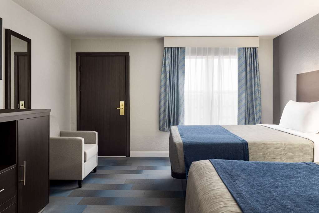 Days Inn by Wyndham Chillicothe - photo 23