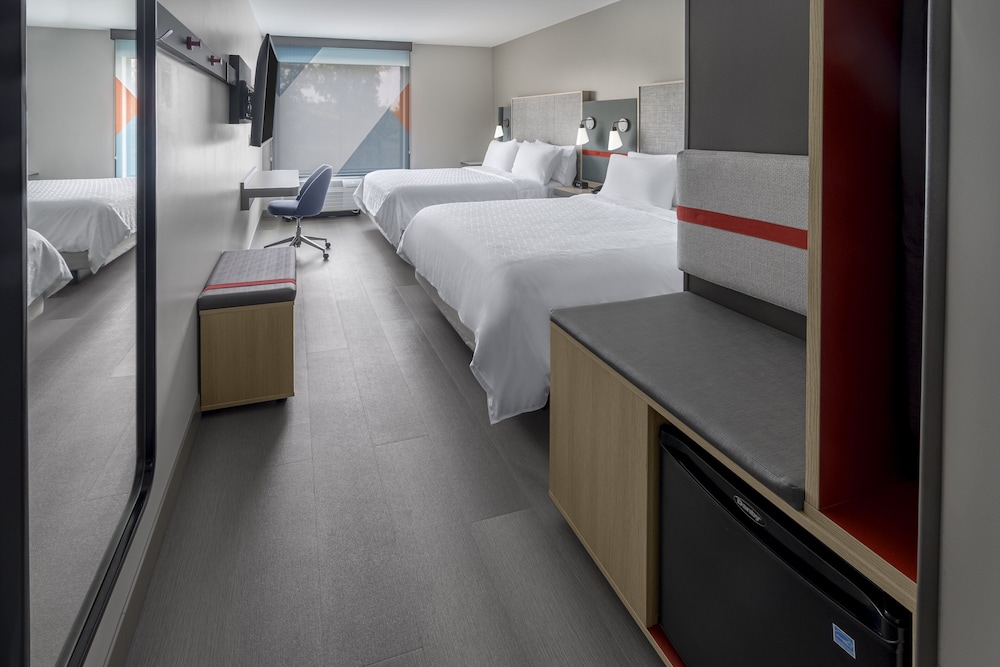 avid hotel Milwaukee West Waukesha by IHG - photo 13