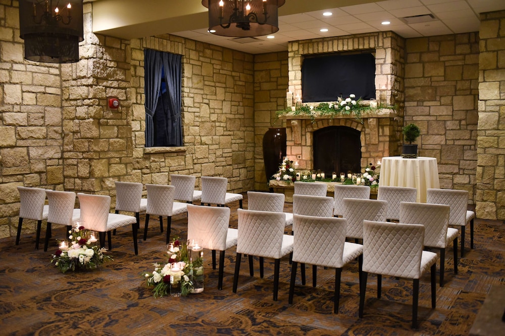 The Oread Lawrence Tapestry Collection by Hilton - photo 131