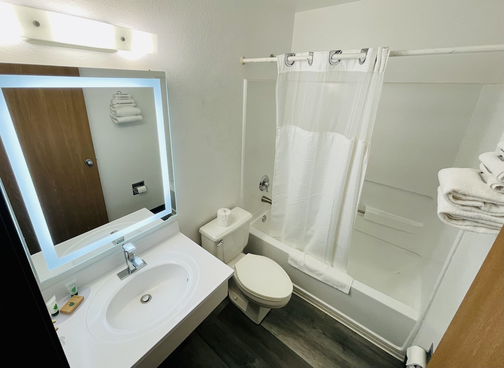 Americas Choice Inn And Suites - photo 19