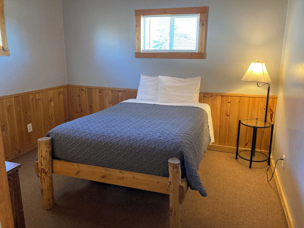 Rustic Inn - photo 9