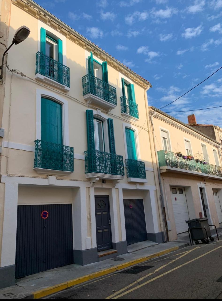 Appartement Les Halles Climatisation Terrasse Garage — 4-Star Luxury Hotel in Narbonne, France