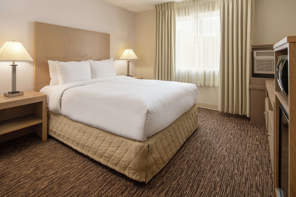 DoubleTree by Hilton Portland Tigard - photo 14
