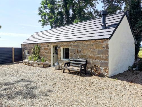 Cosy Couples Retreat At The Coop With Hot Tub — Kilkeel