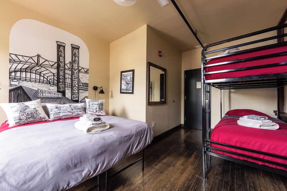 Traveler's Rest Hotel - photo 21