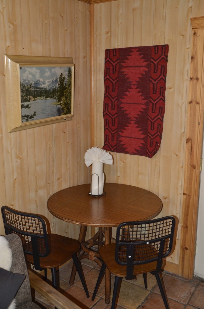 The Woolly Bugger Inn - photo 9