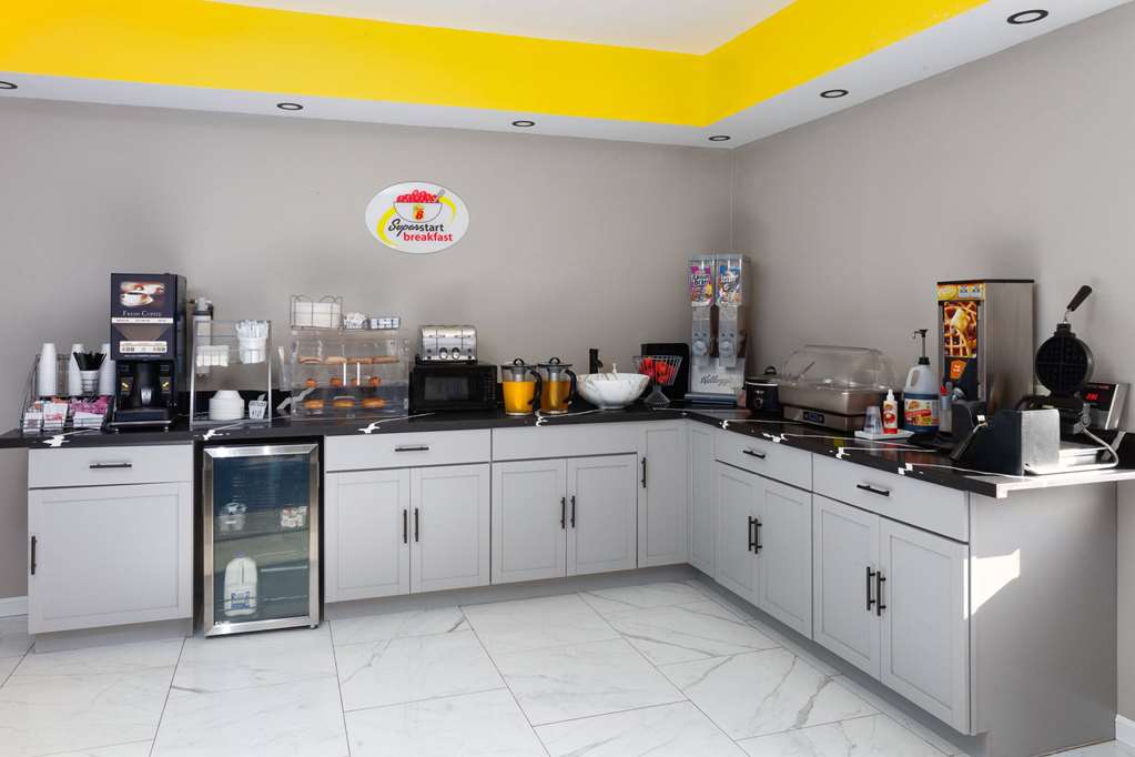 Super 8 by Wyndham Olney - photo 24