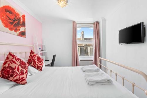 Brighton Pier Stay Comfort in the City in Brighton, United Kingdom