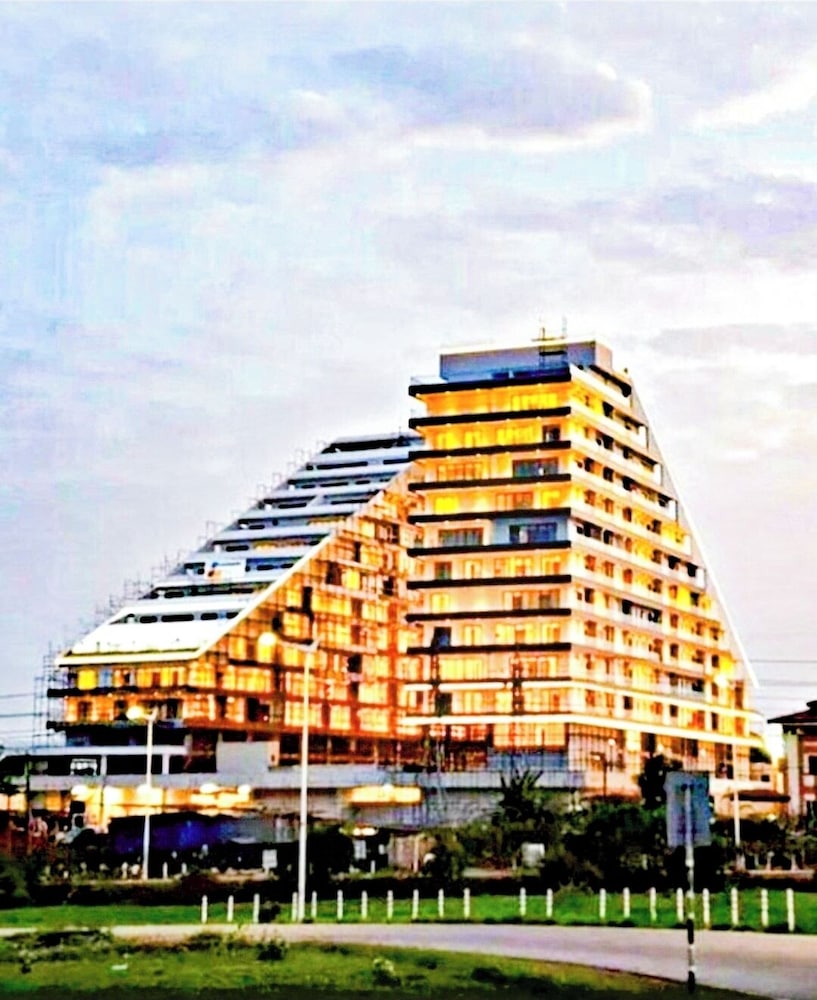 Signature Hotel Apartment Accra Ghana in Accra, Ghana