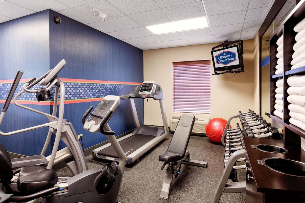 Hampton Inn & Suites Addison - photo 17