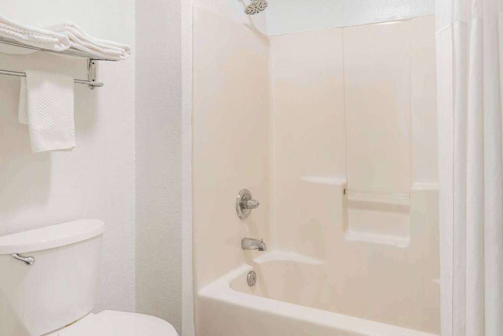 Quality Inn & Suites Decatur Priceville I 65 - photo 8