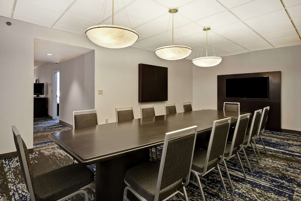 Embassy Suites Charleston - photo 10