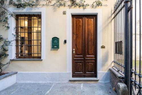 Residenza Mercanti City Center Lovely Maison — 4-Star Luxury Hotel in Turin, Italy