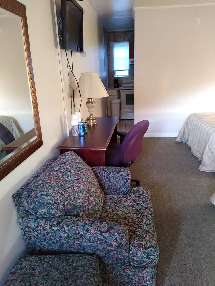 Clarysville Motel - photo 20