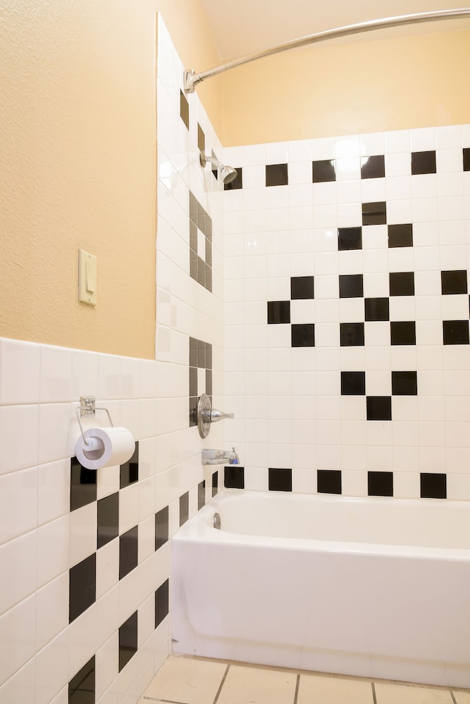 Covina Motel - photo 18
