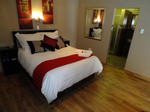 Akweja Bed and Breakfast Accommodation — 4-Star Luxury Hotel in Alberton, South Africa