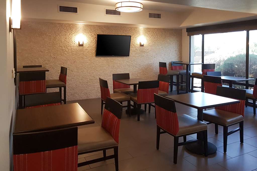 Comfort Inn I 10 West at 51st Ave - photo 32
