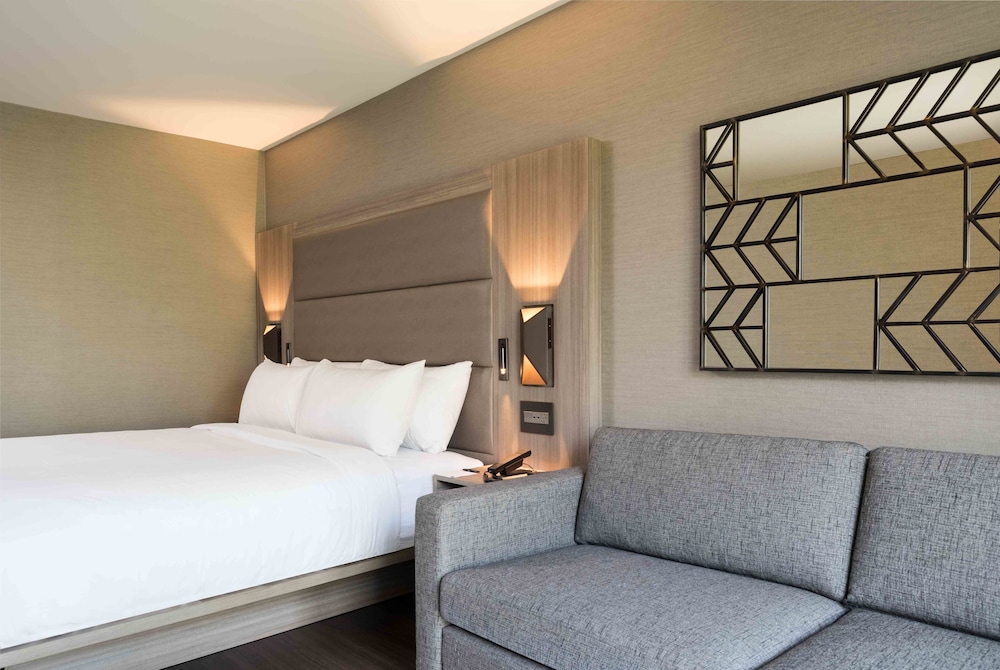 AC Hotel by Marriott Boston Cleveland Circle - photo 12