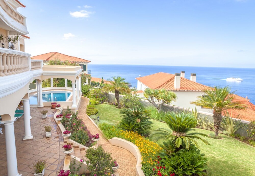 Villa Dolce Vita — 4-Star Luxury Hotel in Funchal, Portugal