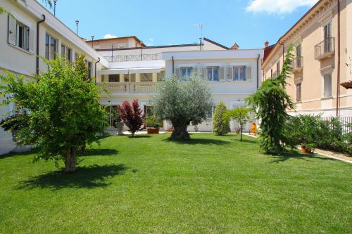 Residenza San Flaviano Relais di Charme — 4-Star Luxury Hotel in L'aquila, Italy