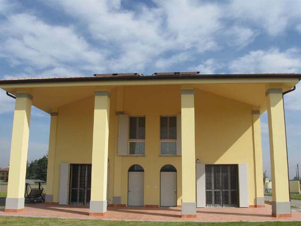 Villa Silveria — 4-Star Luxury Hotel in Argelato, Italy