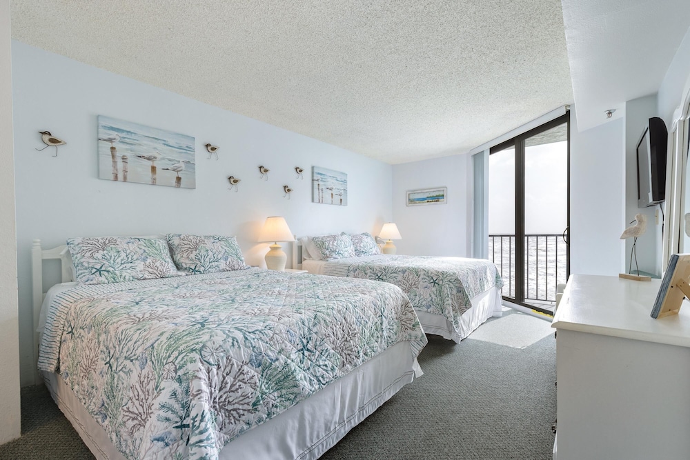 Ocean View with a beachfront pool at Ocean Trillium Condo 403 — 4-Star Luxury Hotel in New Smyrna Beach, United States