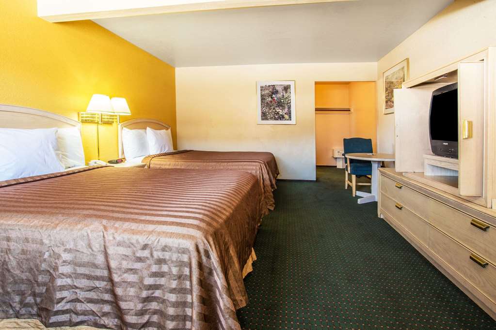Travelodge by Wyndham Turlock - photo 4