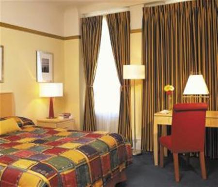 Commodore Hotel - photo 4
