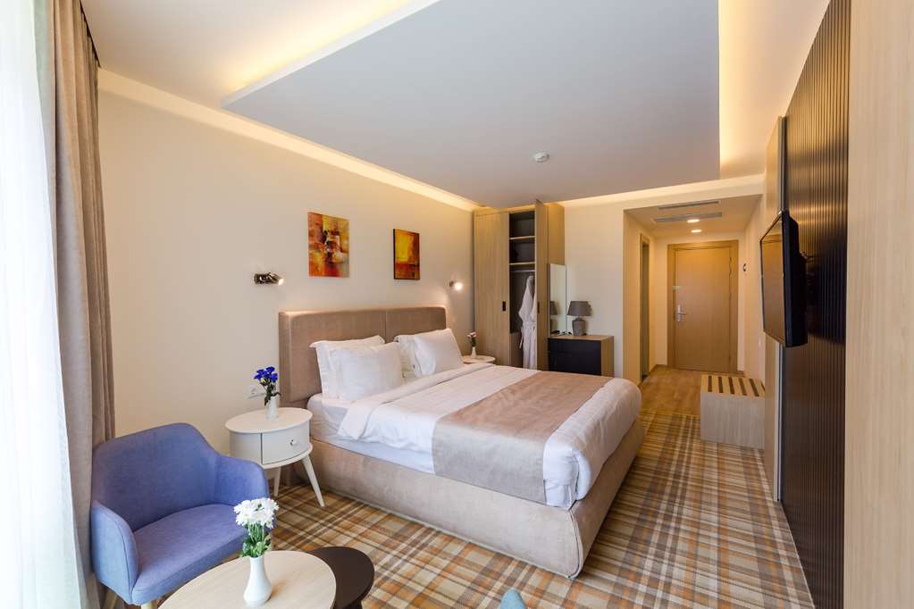 Standard Room with One King Size Bed