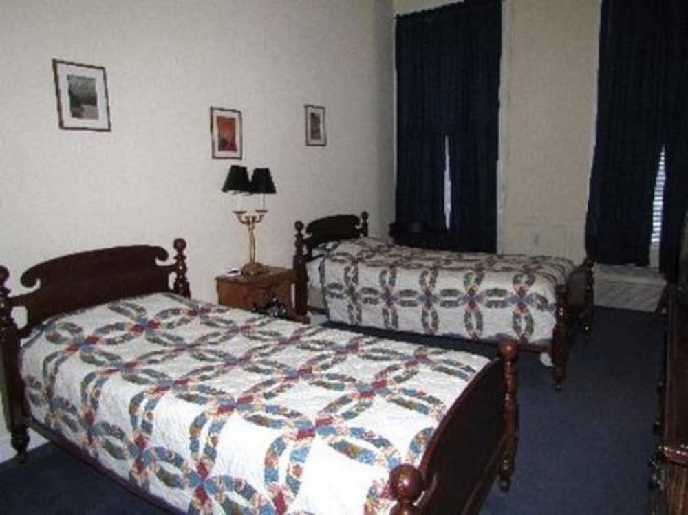 MacArthur Inn - photo 5