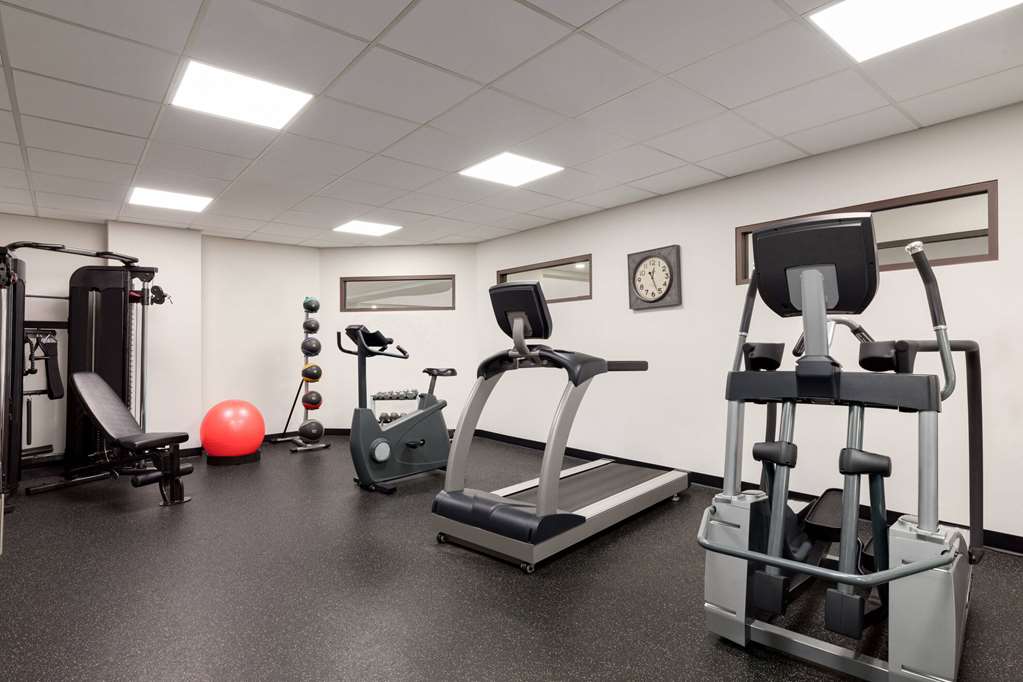 Wingate by Wyndham Green Bay Airport - photo 7