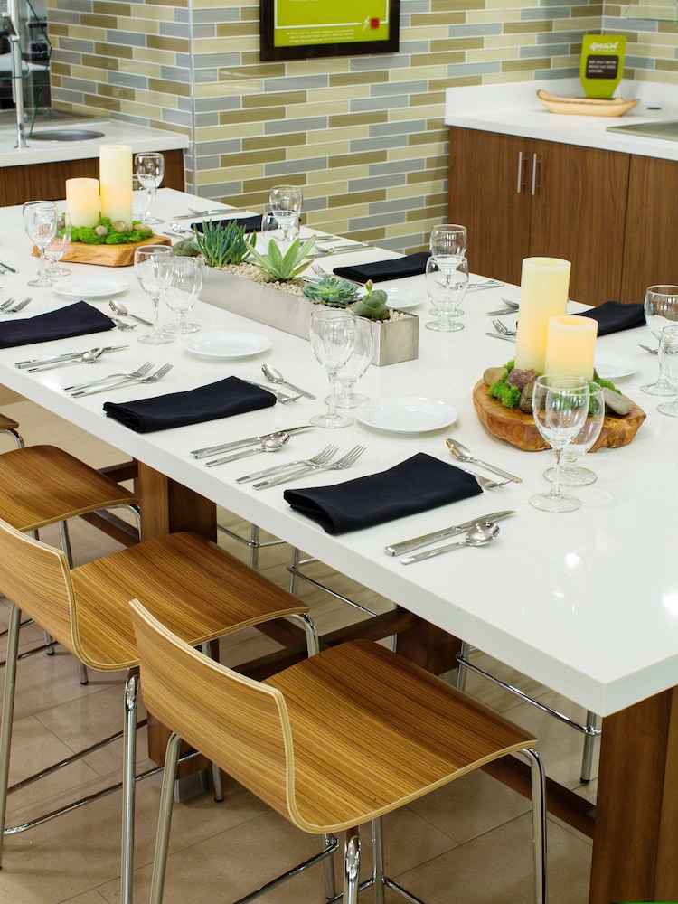 Hilton Garden Inn Longview - photo 44