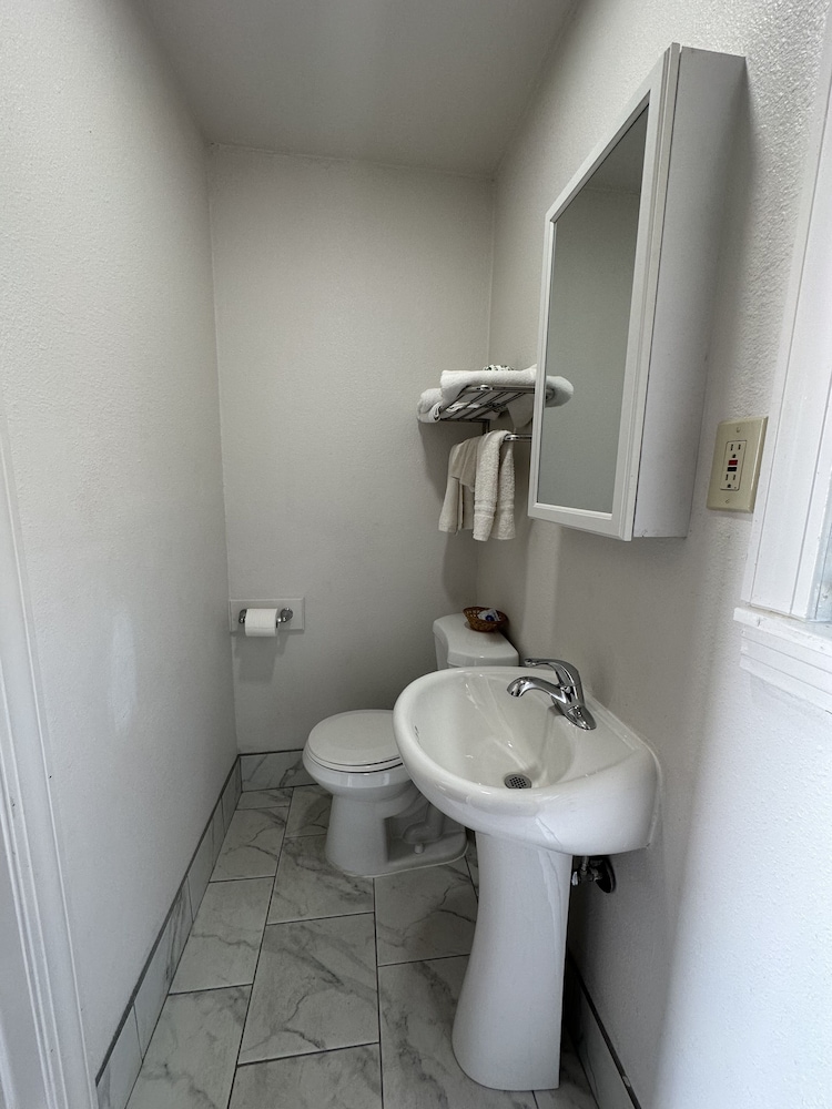 Llano Motel - photo 39
