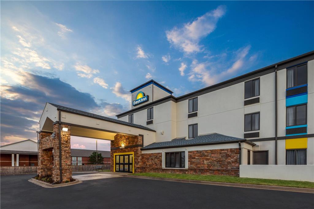 Days Inn by Wyndham Tulsa Central - photo 3