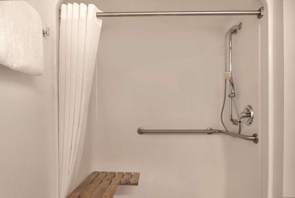 Country Inn & Suites by Radisson Pella IA - photo 10
