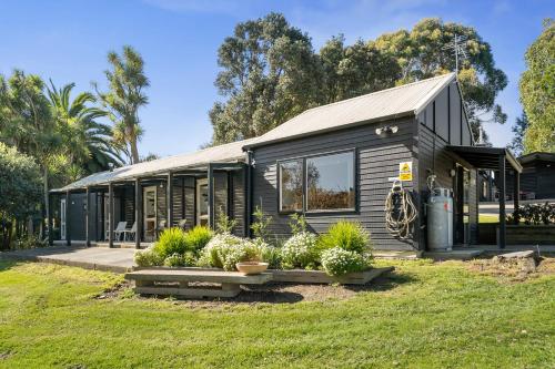 The Bunkhouse The Lodge Te Horo — 4-Star Luxury Hotel in Otaki, New Zealand