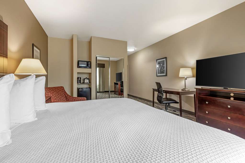 Best Western Plus Burleson Inn & Suites - photo 12
