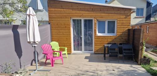 Studio Renard Quartier Marais Terrasse En Rez de Jardin Matelas Confort in Bourges, France