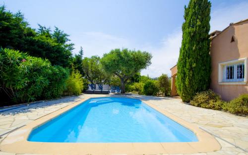 Luxueuse Villa Golfe de St Tropez — 4-Star Luxury Hotel in Sainte-Maxime, France