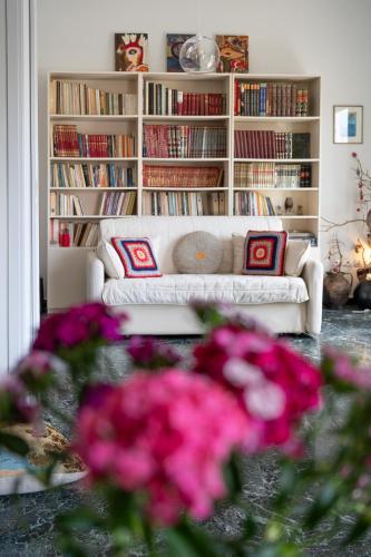 Florou's art gallery apartment Kypseli — 4-Star Luxury Hotel in Athens, Greece