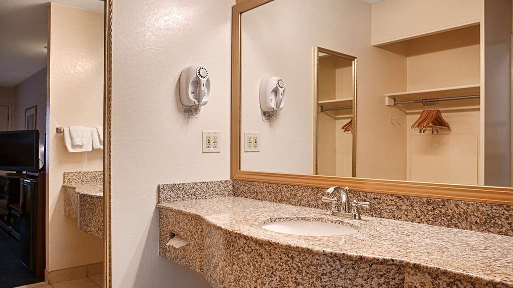 Best Western Sandman Hotel - photo 20