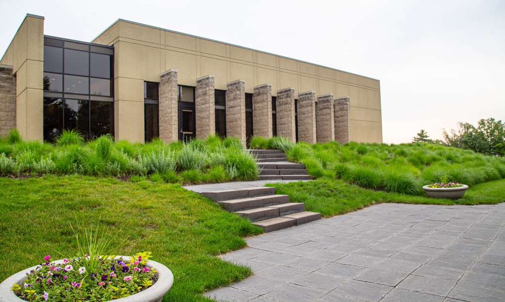 Gateway Hotel and Conference Center - photo 15