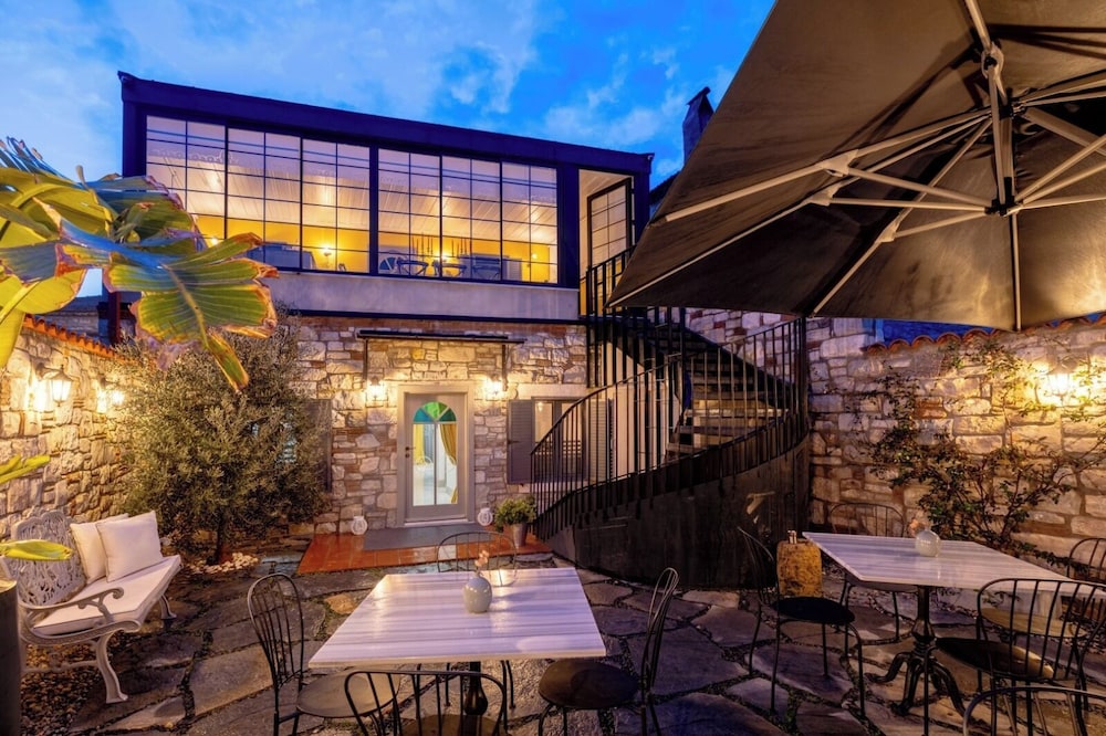 Zoi Urla - carbon neutral hotel in Urla