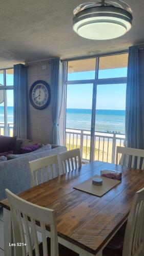Albatros 506 — 4-Star Luxury Hotel in Amanzimtoti, South Africa