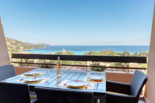 T2 Sea View in Saint Clair Rated 3 in Le Lavandou, France