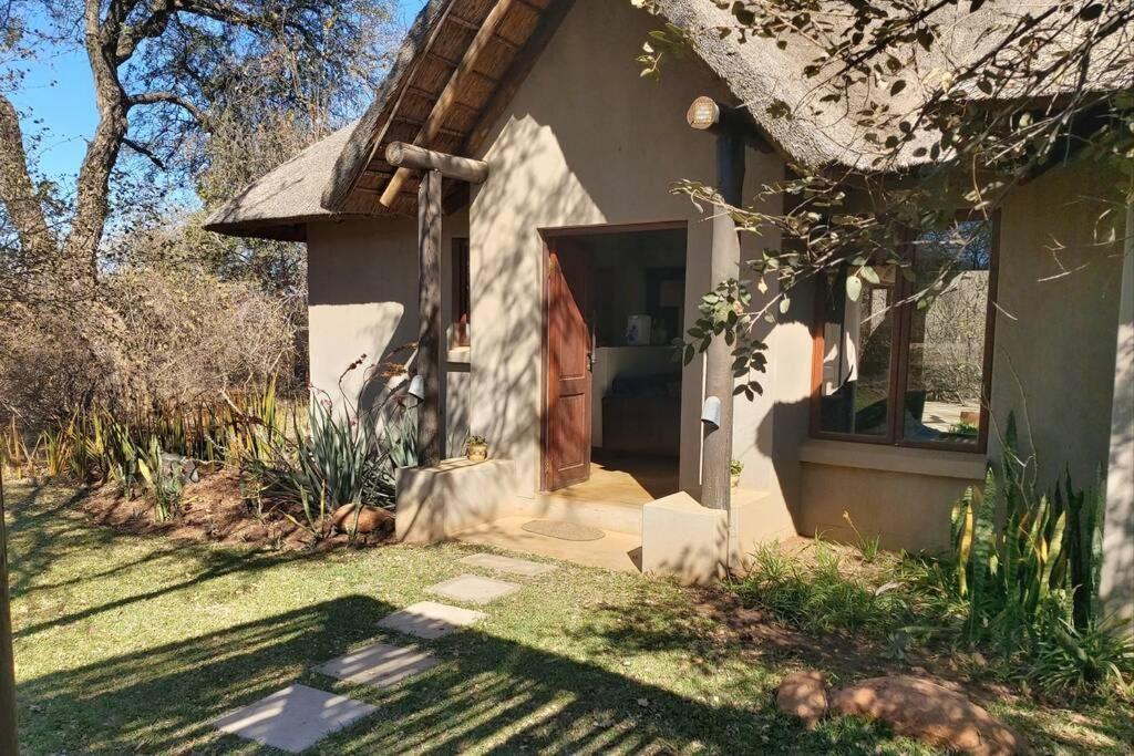 13 Raptors Lodge — 4-Star Luxury Hotel in Hoedspruit, South Africa