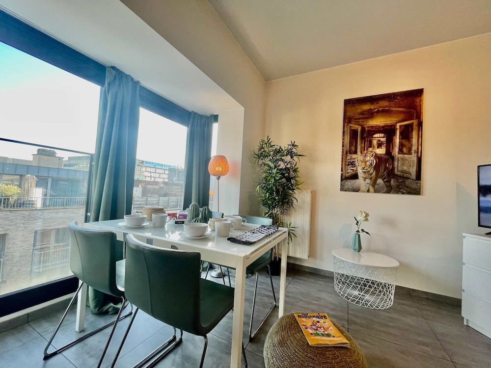 Cozy 1BR City Centre Near Meir Shopping by Oneluxstay in Antwerpen, Belgium
