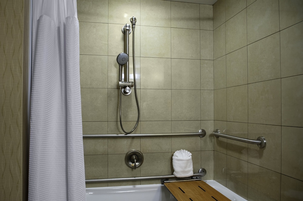 Crowne Plaza Boston Woburn by IHG - photo 11