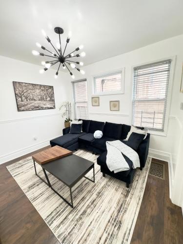 Sleeps 8 Stylish Home Great Access NYC & EWR — 4-Star Luxury Hotel in Newark, United States