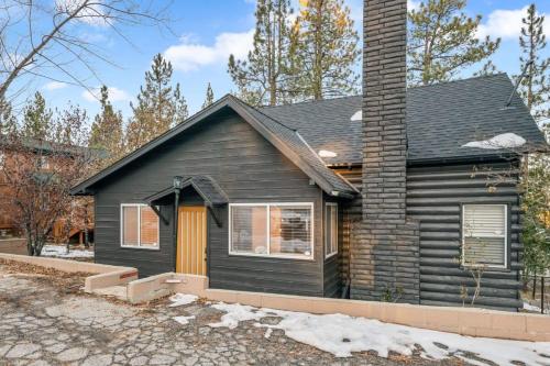 Newly Renovated Villa 6 Beds Fenced in Backyard — 4-Star Luxury Hotel in Big Bear Lake, United States